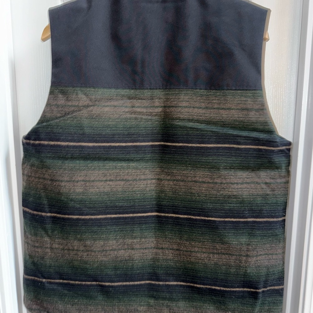 Pendleton NWT Men’s Full Zip Vest M Green Plaid Pockets Gorpcore Outdoor Hiking - Picture 2 of 13